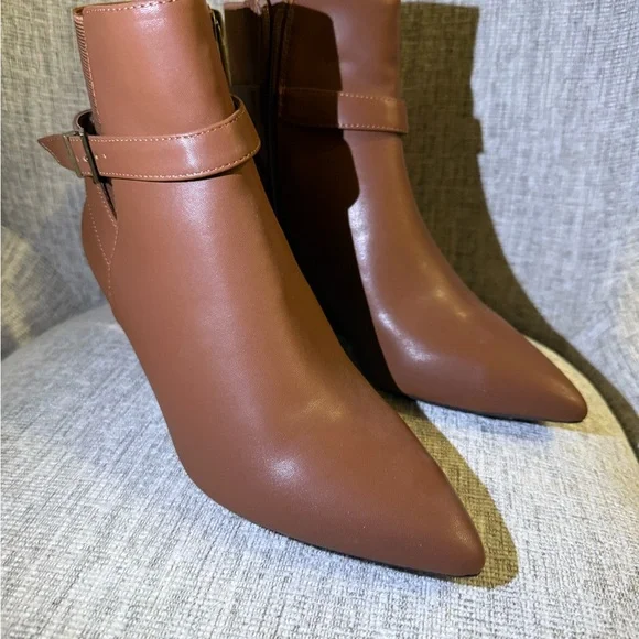 NWT Kenneth Cole Reaction Women’s Emmie Brown Wedge Boot Size 9 - Picture 12 of 13